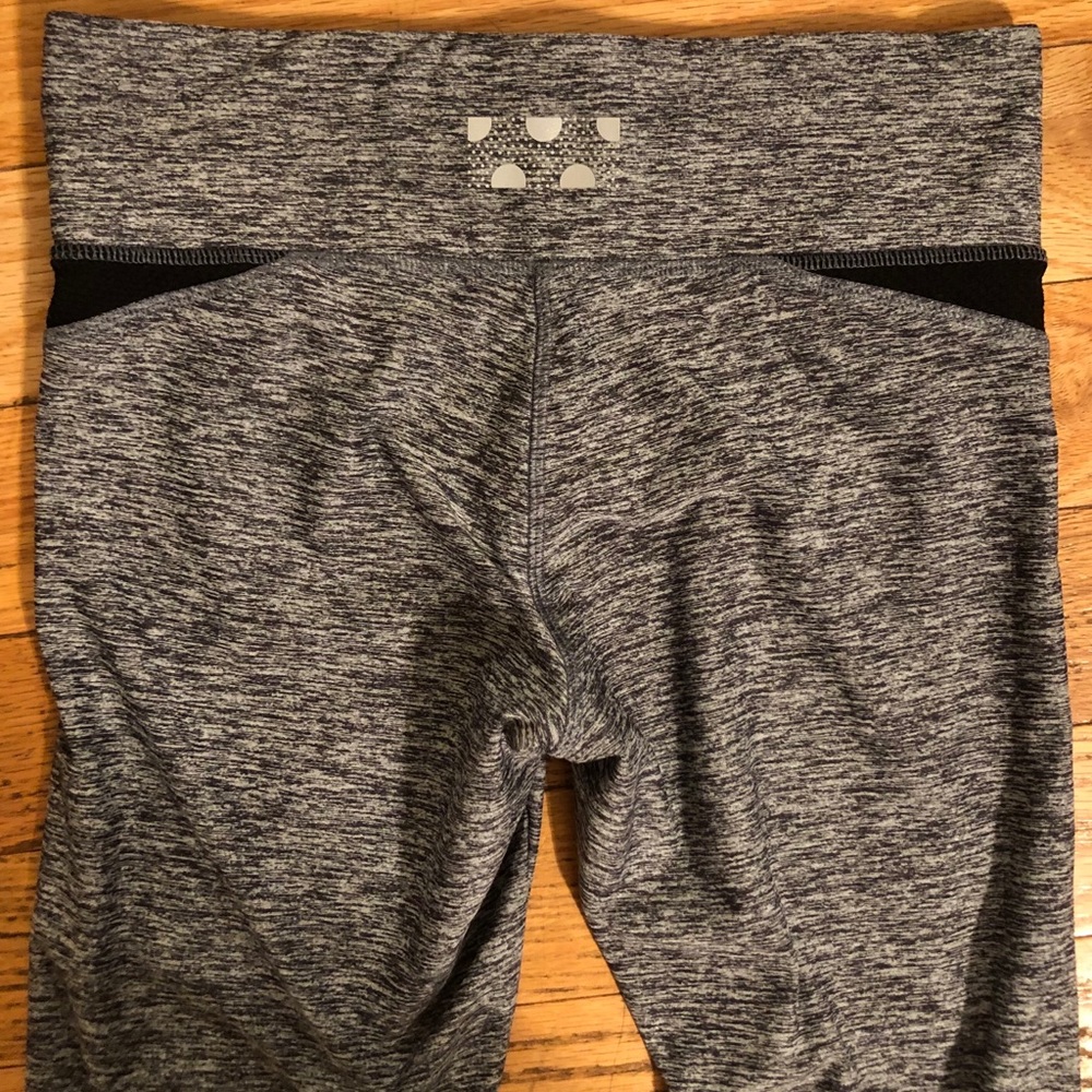 LAST CHANCE!!⭐️PINK Victorias Secret leggings - Picture 9 of 10